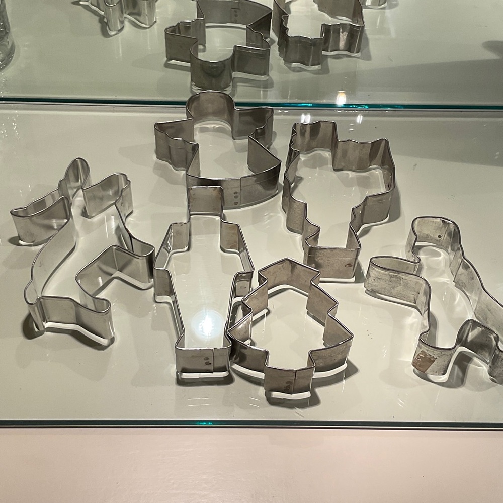 Set of 6 Christmas Cookie Cutters.  Awesome condition.  Great weight and sizes.